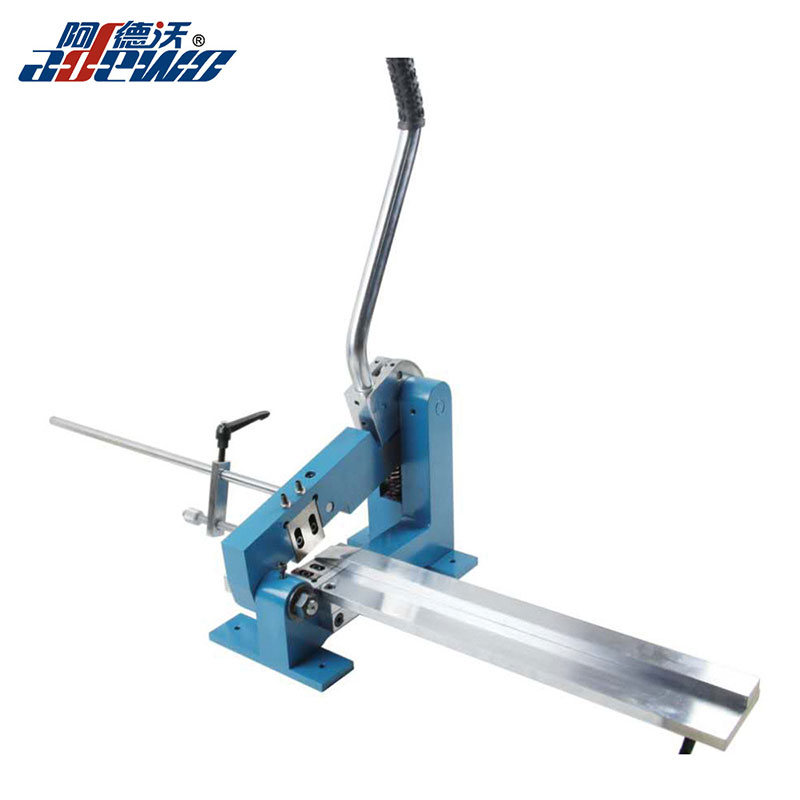 Máy cắt thước thép thủ công